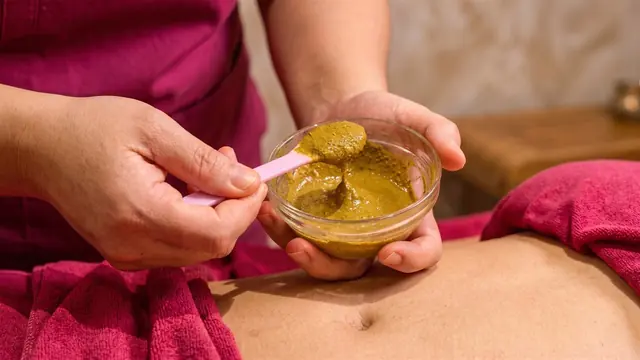 What is Jamu Paste & Why is it Used in Postnatal Massages?