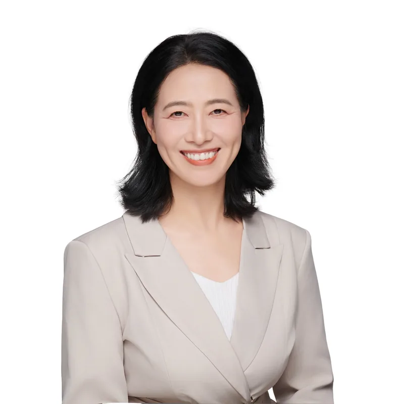 Portrait of Dr Sharon Xia Rongrong