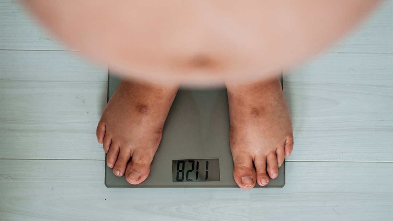 Expecting mum tracking healthy pregnancy weight