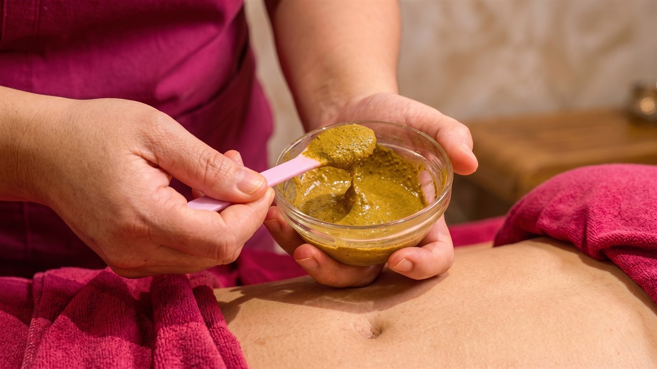 What is Jamu Paste & Why is it Used in Postnatal Massages?