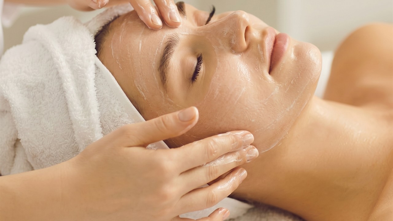 Pregnancy-safe facial at home, BMB-style