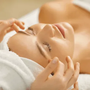 Happy Hour Facial: Mon to Thurs, 11:00 to 16:00