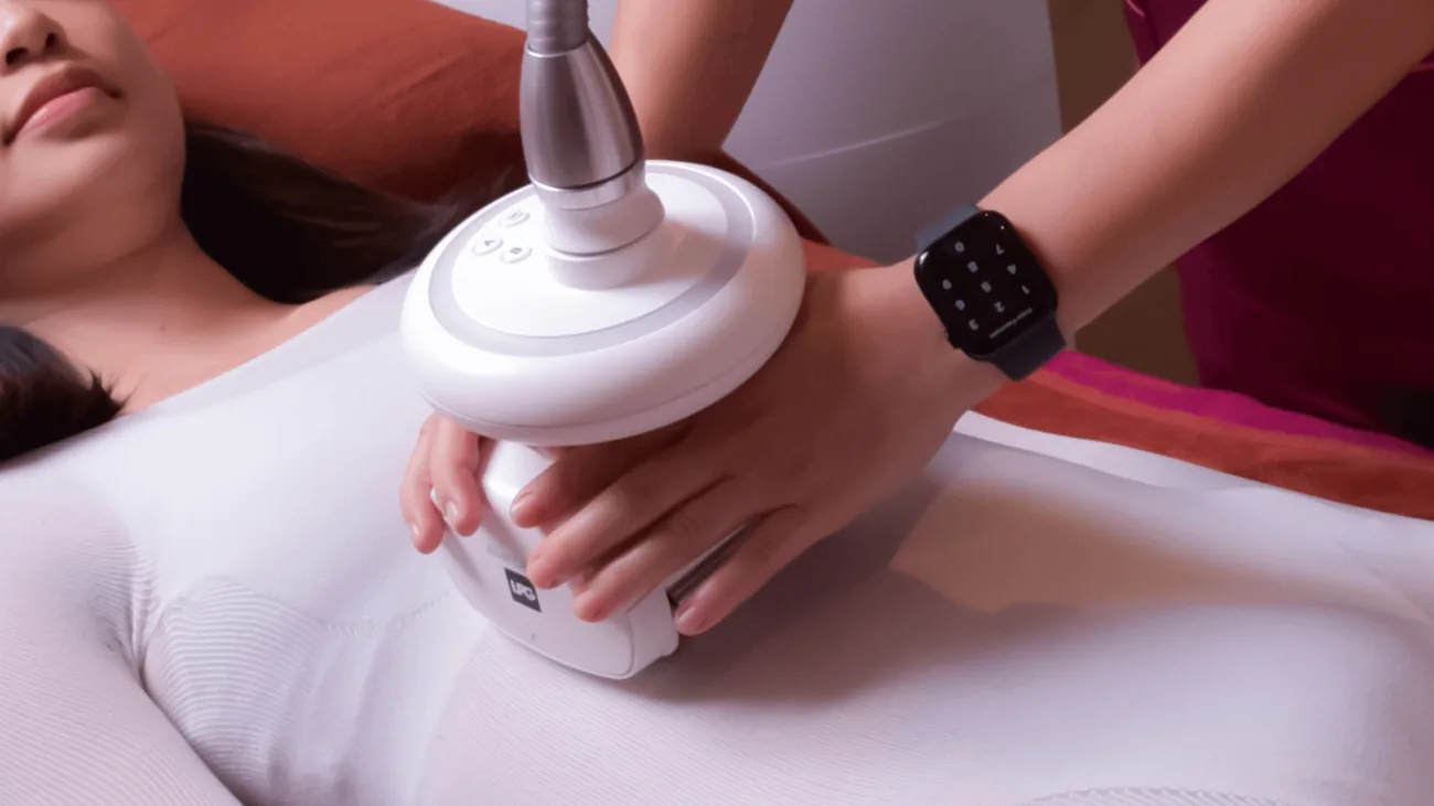 Postpartum mum receiving LPG Sculpt and Detox body contouring at BMB