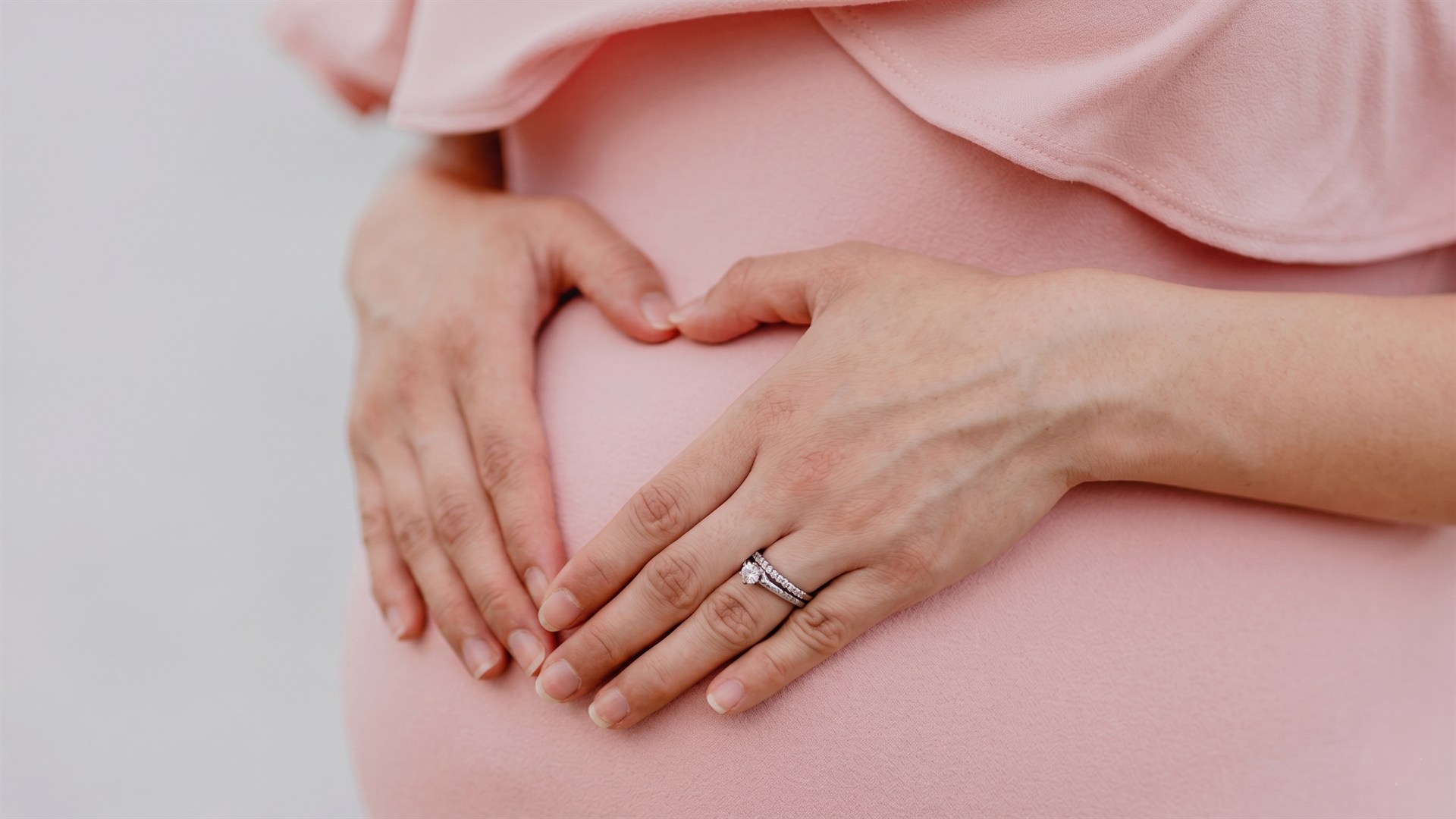 Pregnant mum receiving a relaxing prenatal massage at BMB